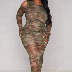 Plus Robe Longue En Mesh Imprimé Camouflage à épaules Dénudées