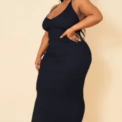 Plus Robe Longue En Maille Tricot Noire à Décolleté Plongeant 7 Plus Robe Longue En Maille Tricot Noire à Décolleté Plongeant -Promos Jupe Éthérée Boutique b2e53377000961b0e88940c3f7f07df217590bd5 cmw2974 4