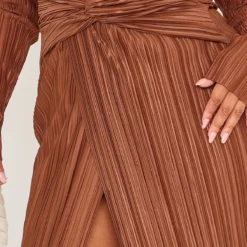 Plus Robe Longue Plissée Chocolat à Col Et Torsade 8 Plus Robe Longue Plissée Chocolat à Col Et Torsade -Promos Jupe Éthérée Boutique b49239948387bce38f9d041be69a06399cbdd95c cne5083 4