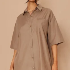 Tall Robe Chemise Oversize Taupe à Manches Courtes -Promos Jupe Éthérée Boutique b53e6e26c9cad1aa140c7df69ac3bc2eb2a44633 cmw5886 4