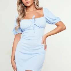 Petite Robe Patineuse Bleu Ciel à Manches Courtes