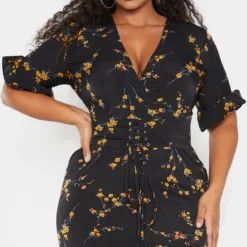 Plus Robe Fluide Noire à Imprimé Floral Et Corset