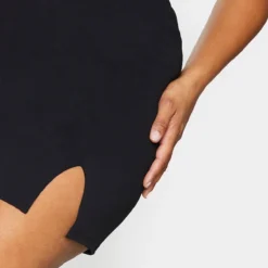 Plus Robe Droite Noire à Fines Bretelles Fendue Devant -Promos Jupe Éthérée Boutique bf5b242d0f5a300e7d451321a267c1b4031cec53 cml2259 5