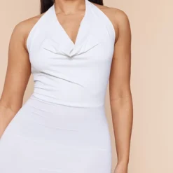 Shape Mini Robe Douce Blanche à Décolleté Très Plongeant -Promos Jupe Éthérée Boutique c05ce2bcdec4837c6e10ce0f2f5284f2b9e17b47 cnd7470 4