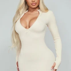 Shape Robe Moulante Côtelée écrue à Manches Longues Et Zip Détail Contours