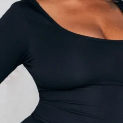 Plus Robe Moulante Noire à Manches Longues Et Col Rond -Promos Jupe Éthérée Boutique c187ebf2be2b736a0ffa0831a7e1520bee13c006 cnb4293 4