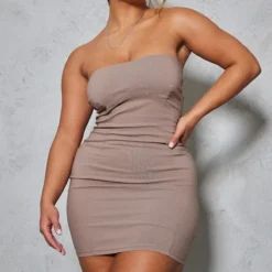 Shape Robe Moulante Tissée Stretch Café Au Lait à Armatures Et Détail Coutures