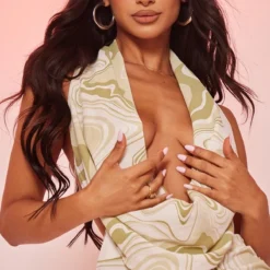 Petite Robe Moulante Verte Imprimé Tourbillons à Col Bénitier Coupé 8 Petite Robe Moulante Verte Imprimé Tourbillons à Col Bénitier Coupé -Promos Jupe Éthérée Boutique c522d2851915b3f7bed8b53dba734beb1d869c9c cne2301 4