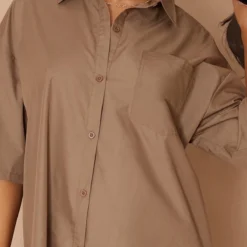 Tall Robe Chemise Oversize Taupe à Manches Courtes -Promos Jupe Éthérée Boutique ce579d0391c24b3c1c12e7512e432d12d51a62e2 cmw5886 5