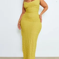 Plus Robe Longue Texturée Chartreuse à Col Bénitier