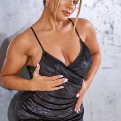 Shape Robe Moulante Portefeuille En Velours Noir à Paillettes -Promos Jupe Éthérée Boutique d32dc0a46c0444ca37b811af60cdba32dbde42a8 cmv2693 5