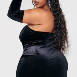 Plus Robe En Velours Noir à Barre En V Et Gants -Promos Jupe Éthérée Boutique d44e34721b4613eea6a8b81af3bf67f7e983fb3c cnb4176 2