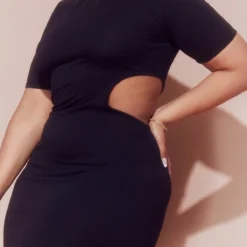 Plus Robe Moulante Noire à Col Montant Et Côtés Découpés -Promos Jupe Éthérée Boutique da3a5b469b5ab0bbc0339dd8cf3b5cee744132c0 cmy4243 5