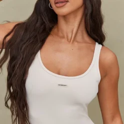 PRETTYLITTLETHING Petite Mini Robe Gris Pierre à Bretelles Et Slogan PLT Sport -Promos Jupe Éthérée Boutique db2d904989e2d3caa5ffd2e20d154ccd14d0bcb7 cnd5379 4