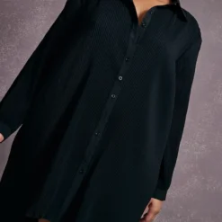 Plus Robe Chemise Oversize Noire Plissée -Promos Jupe Éthérée Boutique dca3d4d895e16e71352e538e9cea944db55b4194 cnc5106 4