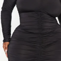 Plus Robe Longue Noire Très Froncée à Manches Longues -Promos Jupe Éthérée Boutique e15d159b4601424e2ce0942e0f6d5ae5f7f03bb8 cmv1516 5