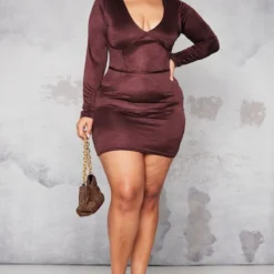 Plus Robe Moulante Chocolat à Détail Coutures