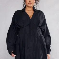 Plus Robe Chemise Oversize En Maille Tissée Noire à Détail Plissé Et Boutons