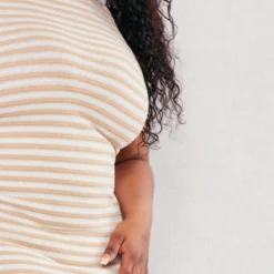 Plus Robe Mi-longue Texturée à Rayures Gris Pierre Et Dos Nageur -Promos Jupe Éthérée Boutique ee1150b586b2357ca334f98b3919697ca8054da8 cnd4967 4