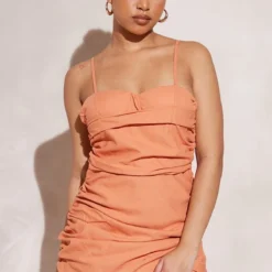 Petite Mini Robe Froncée En Effet Lin Argile