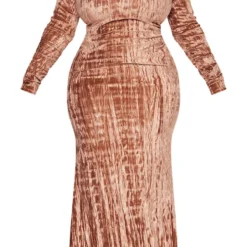 Plus Robe Longue Marron En Velours Texturé à Manches Longues -Promos Jupe Éthérée Boutique f1bc7df03e5d2b25dcaefe976fe82de8087e1319 cnc0715 5