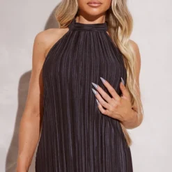 Petite Robe Longue Plissée Noire à Col Montant Et Dos échancré -Promos Jupe Éthérée Boutique f8fad7ba0274933b415a54afef91d2079af2e047 cne4969 4