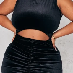 Plus Robe Mi-longue Noire En Velours à Découpes Et Devant Froncé -Promos Jupe Éthérée Boutique faffba33cc388a6bc768f27b1d0e48d9128e1490 cna9986 4